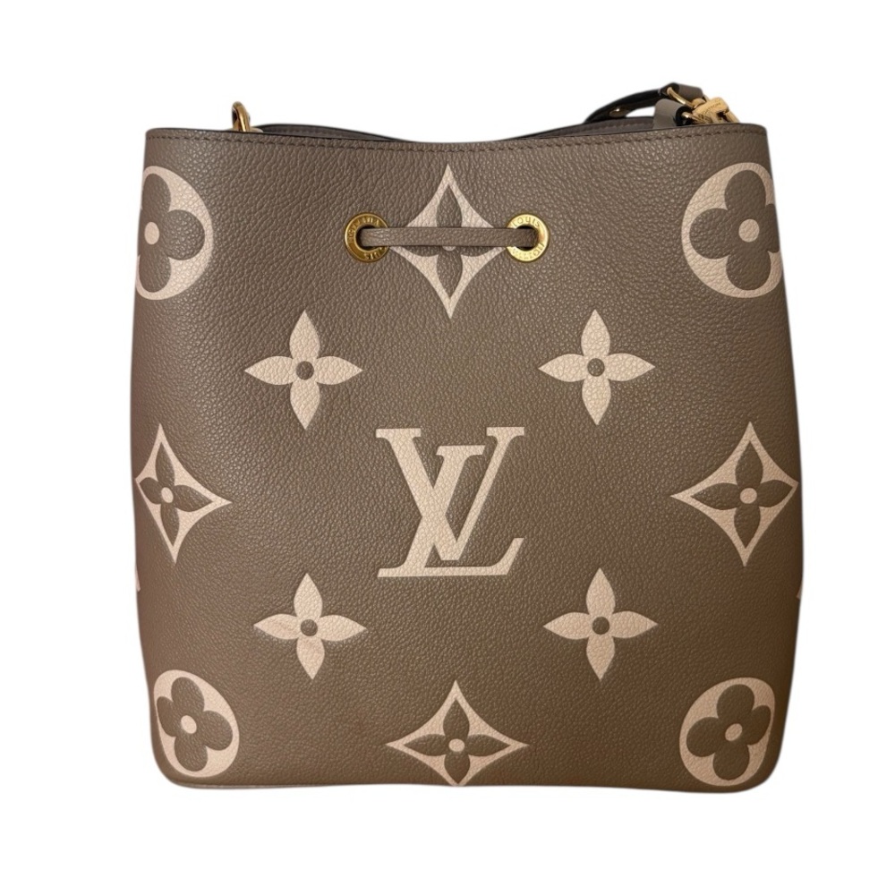 Louis Vuitton Monogram Giant Neonoe - Picture 5 of 9